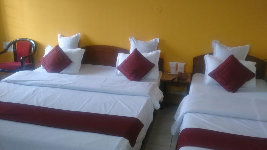 Breeze Hotel Siliguri Rum bild