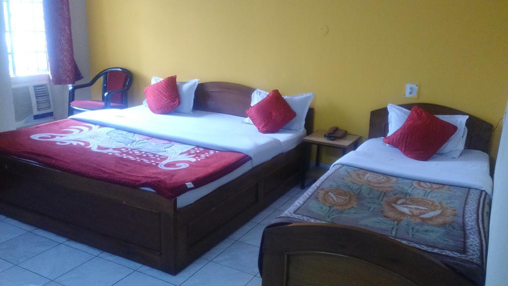 Breeze Hotel Siliguri Rum bild