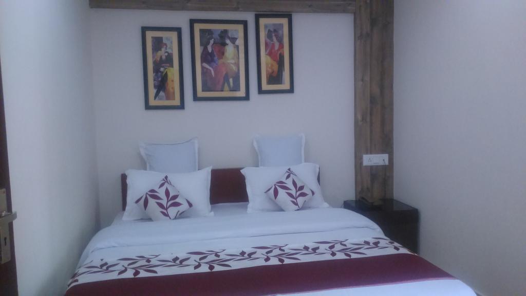 Breeze Hotel Siliguri Exteriör bild