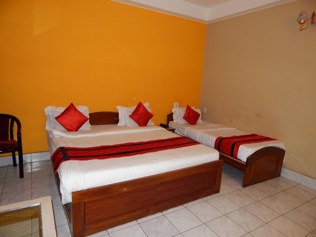 Breeze Hotel Siliguri Rum bild
