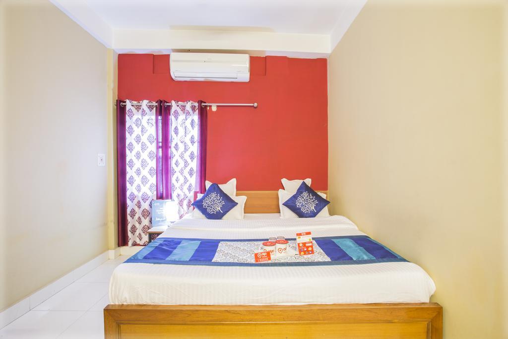 Breeze Hotel Siliguri Rum bild