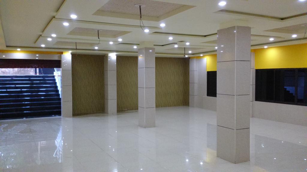 Breeze Hotel Siliguri Exteriör bild