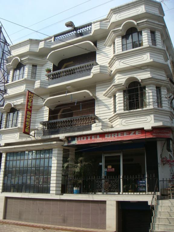 Breeze Hotel Siliguri Exteriör bild