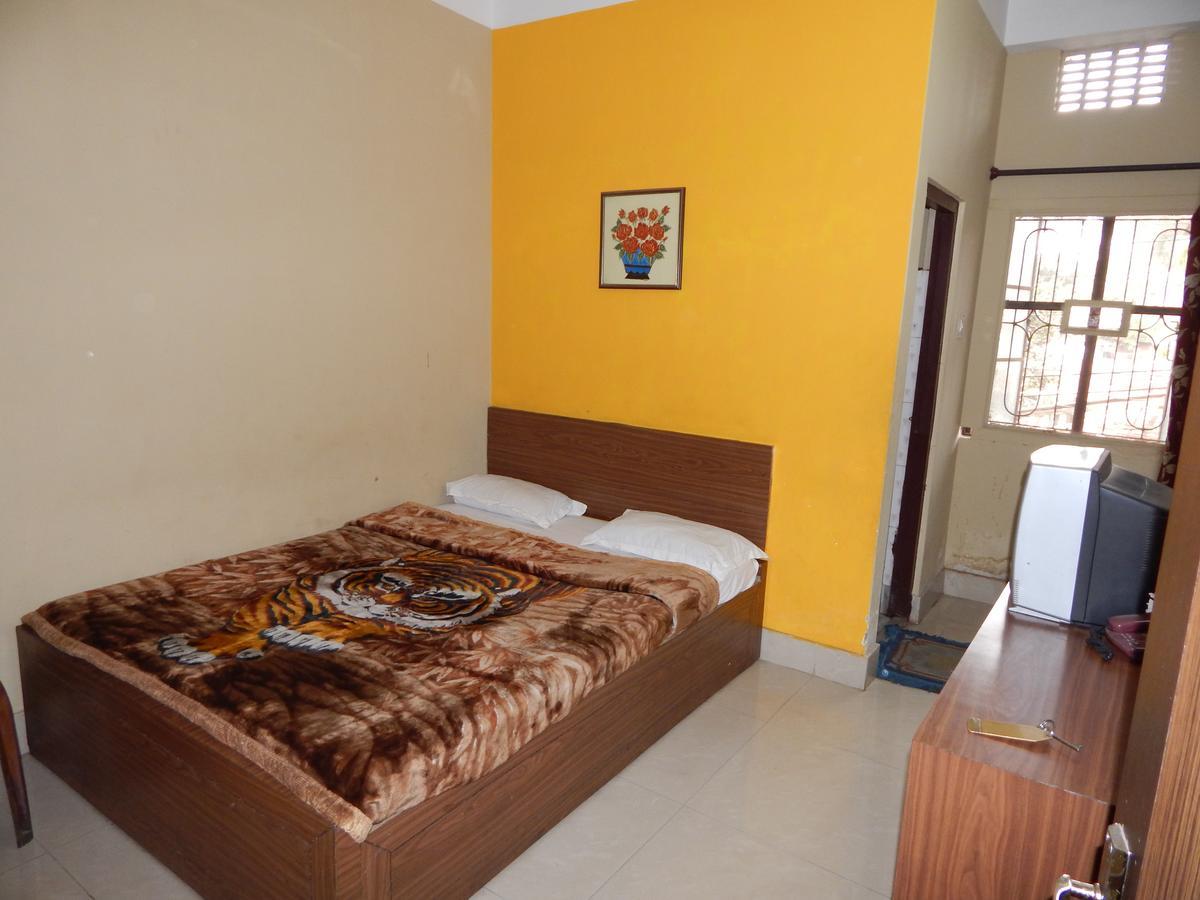 Breeze Hotel Siliguri Exteriör bild