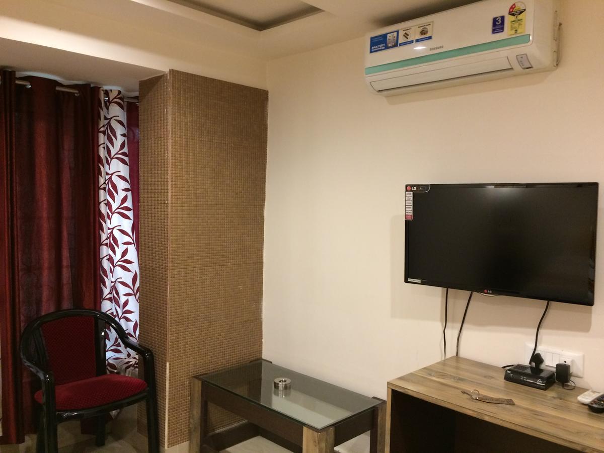 Breeze Hotel Siliguri Exteriör bild